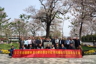 段冉：王哲林这绝杀只能说逆天 再投一次也很难进吧 简直离谱