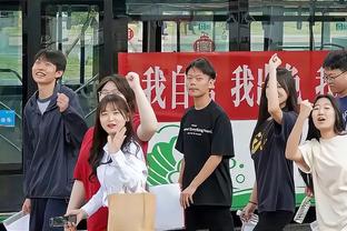 那不勒斯vs热那亚首发：小西蒙尼搭档K77，安古伊萨先发