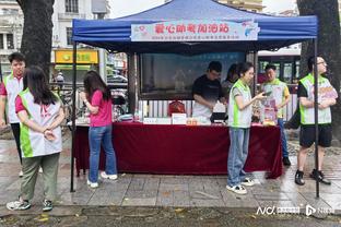 艾弗森谈威少：他打得很努力&让我想起了自己 他带来很多的能量