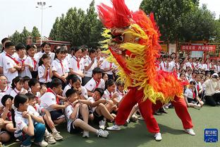 ?多图预警！卓识晒照游玩中国澳门 大长腿十分抢眼